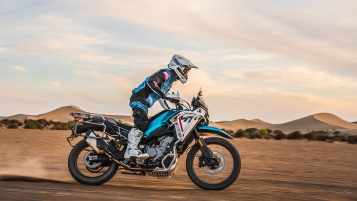 Novinka CFMOTO 450MT přichází do prodejen